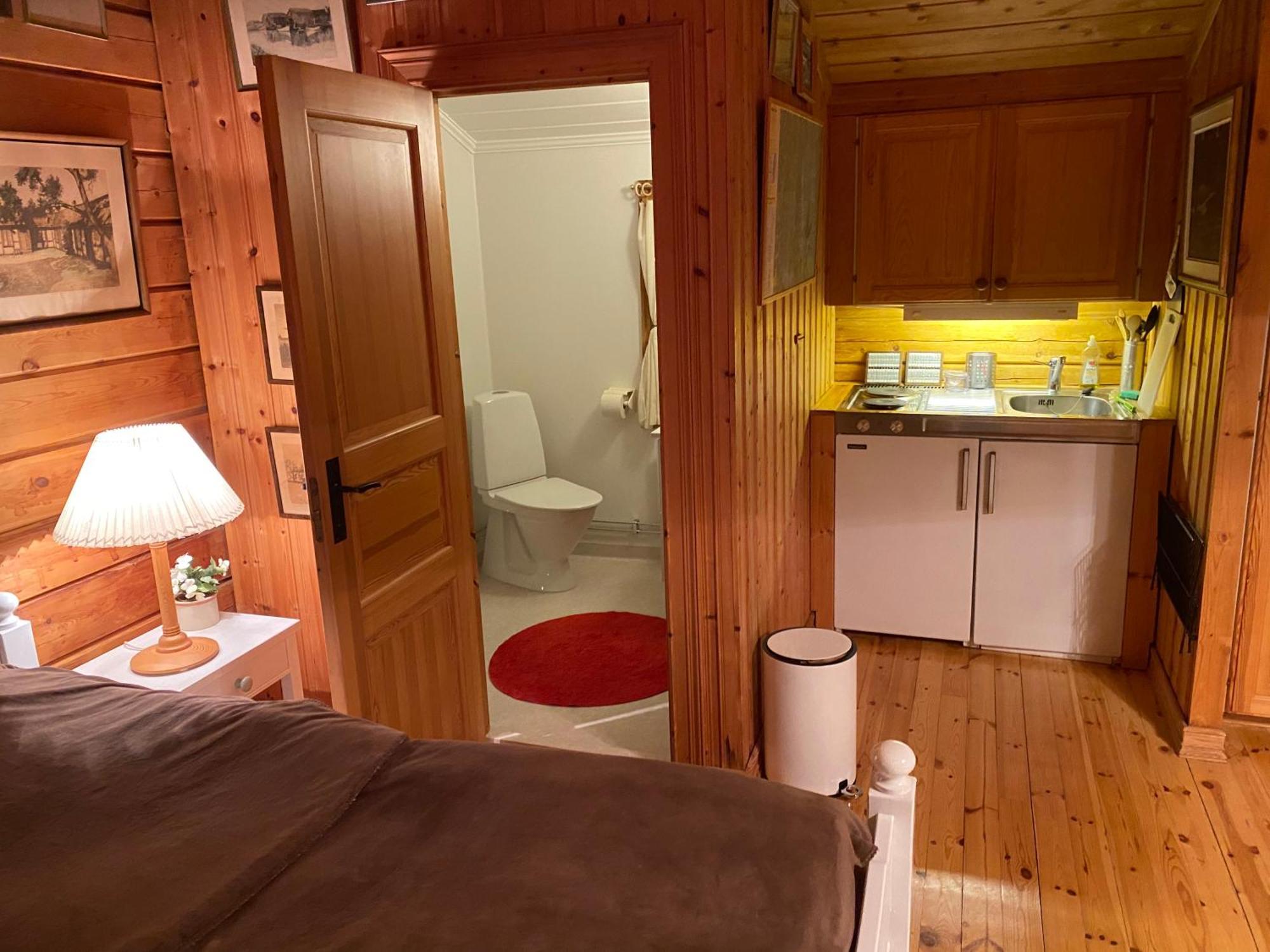 Timrad Stuga I Kanten Av Skogen Med Spa Moejlighet Mullsjö Exterior foto
