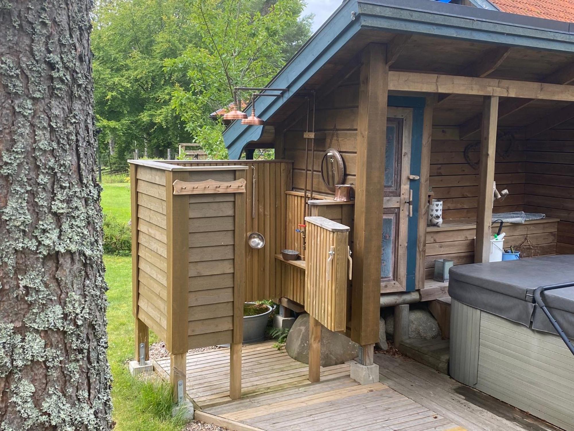 Timrad Stuga I Kanten Av Skogen Med Spa Moejlighet Mullsjö Exterior foto